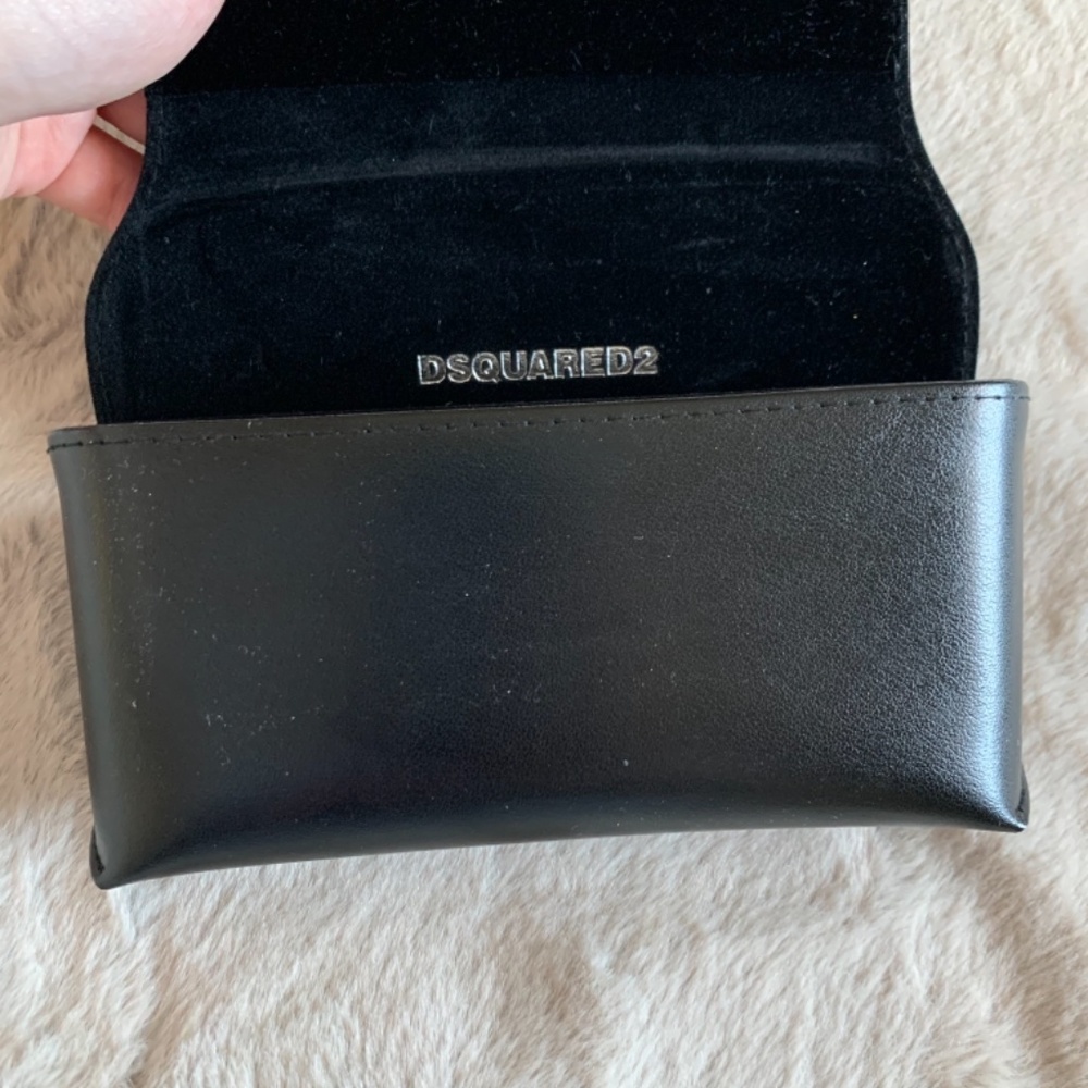 DSquared2 Large Frame Sunglasses 🌞 - Picture 6 of 6